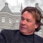 Hans Kraay jr voor het Kasteel van Sparta