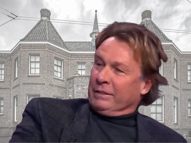 Hans Kraay jr voor het Kasteel van Sparta